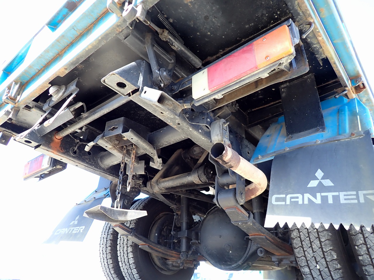 MITSUBISHI Canter