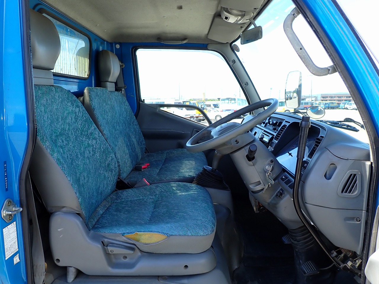 MITSUBISHI Canter