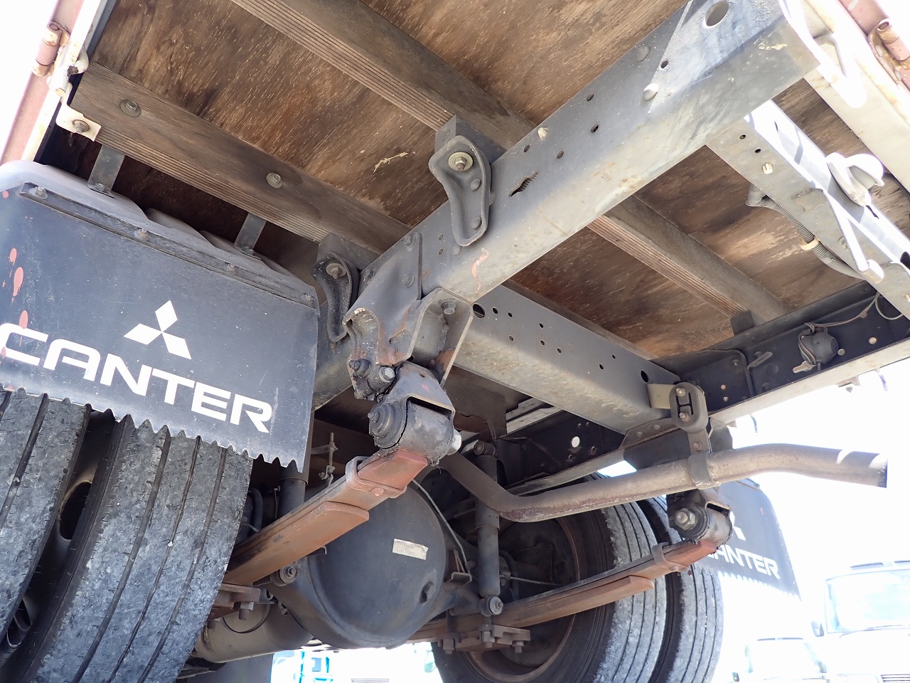MITSUBISHI Canter