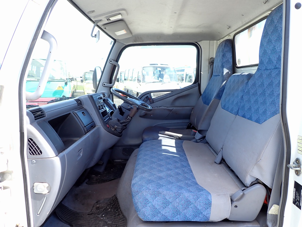 MITSUBISHI Canter