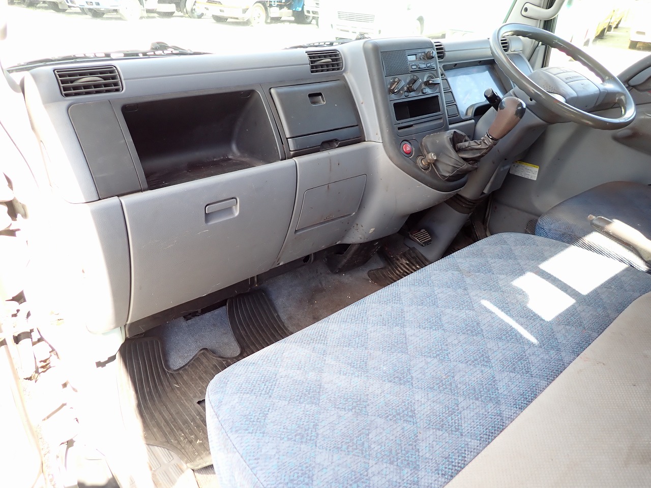 MITSUBISHI Canter