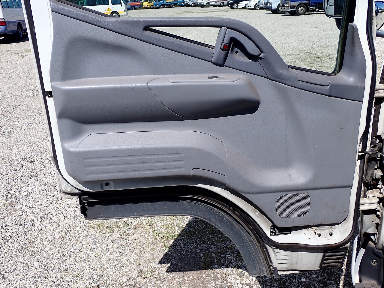 MITSUBISHI Canter