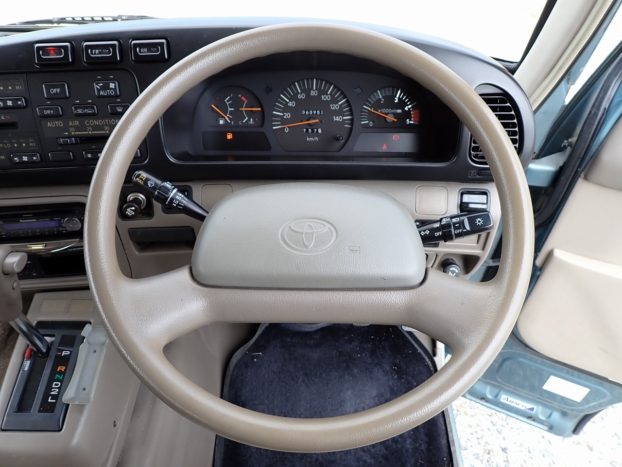 TOYOTA Coaster