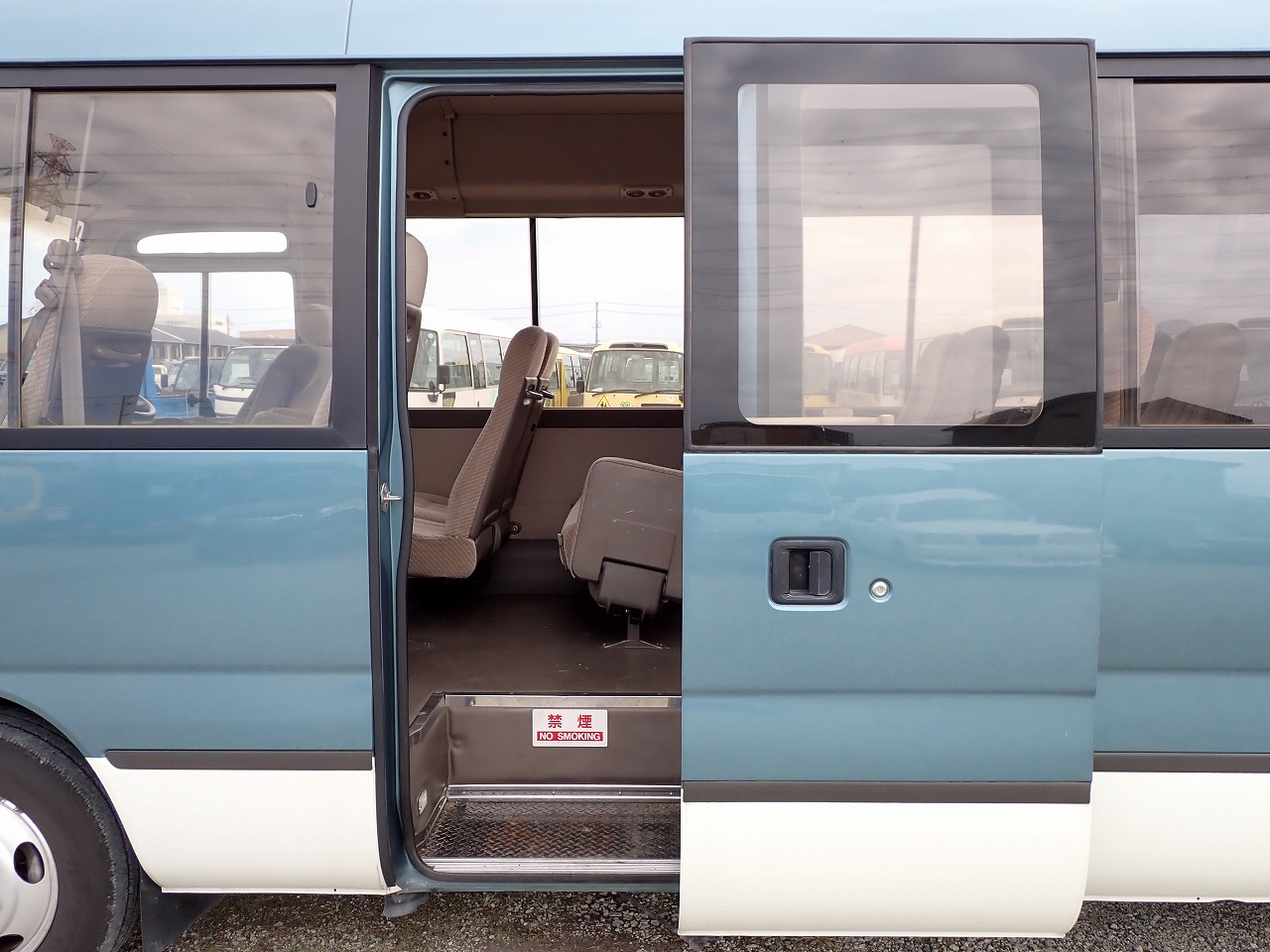 TOYOTA Coaster