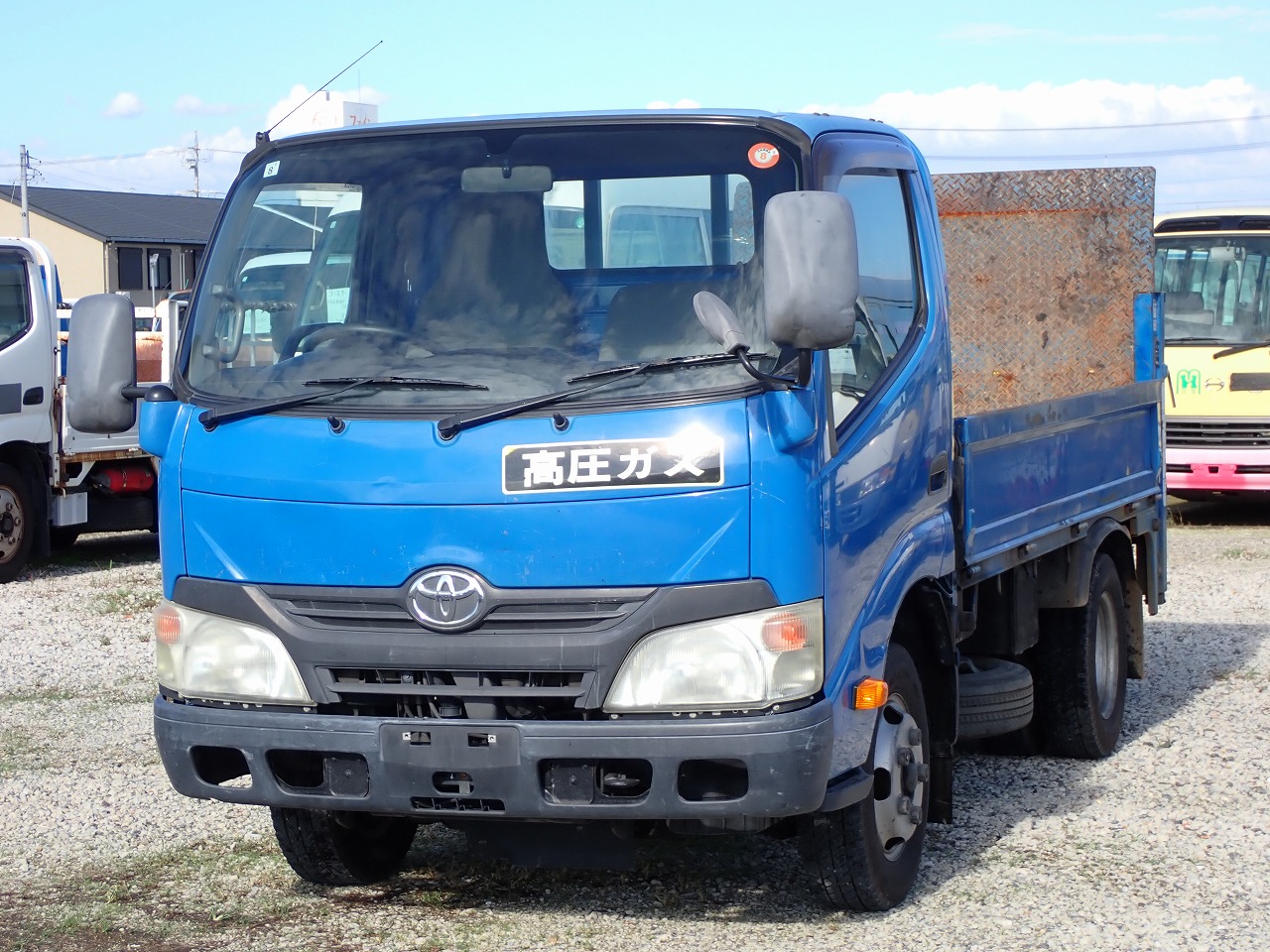 TOYOTA Dyna Truck