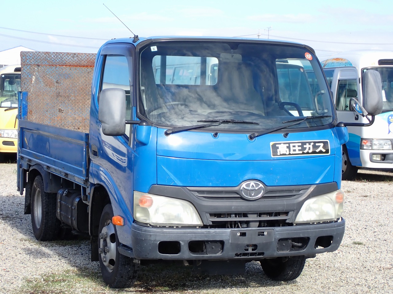 TOYOTA Dyna Truck
