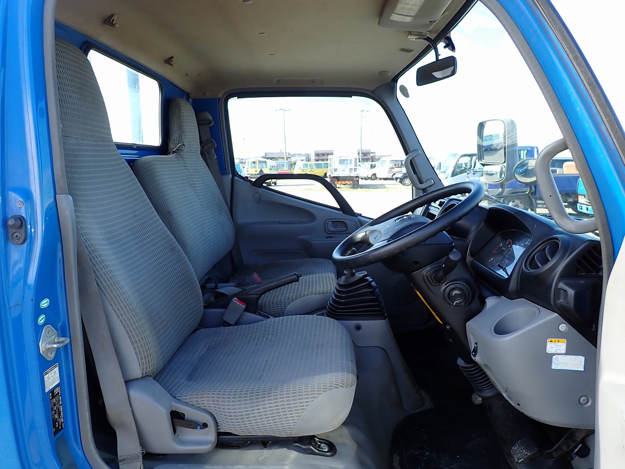 TOYOTA Dyna Truck