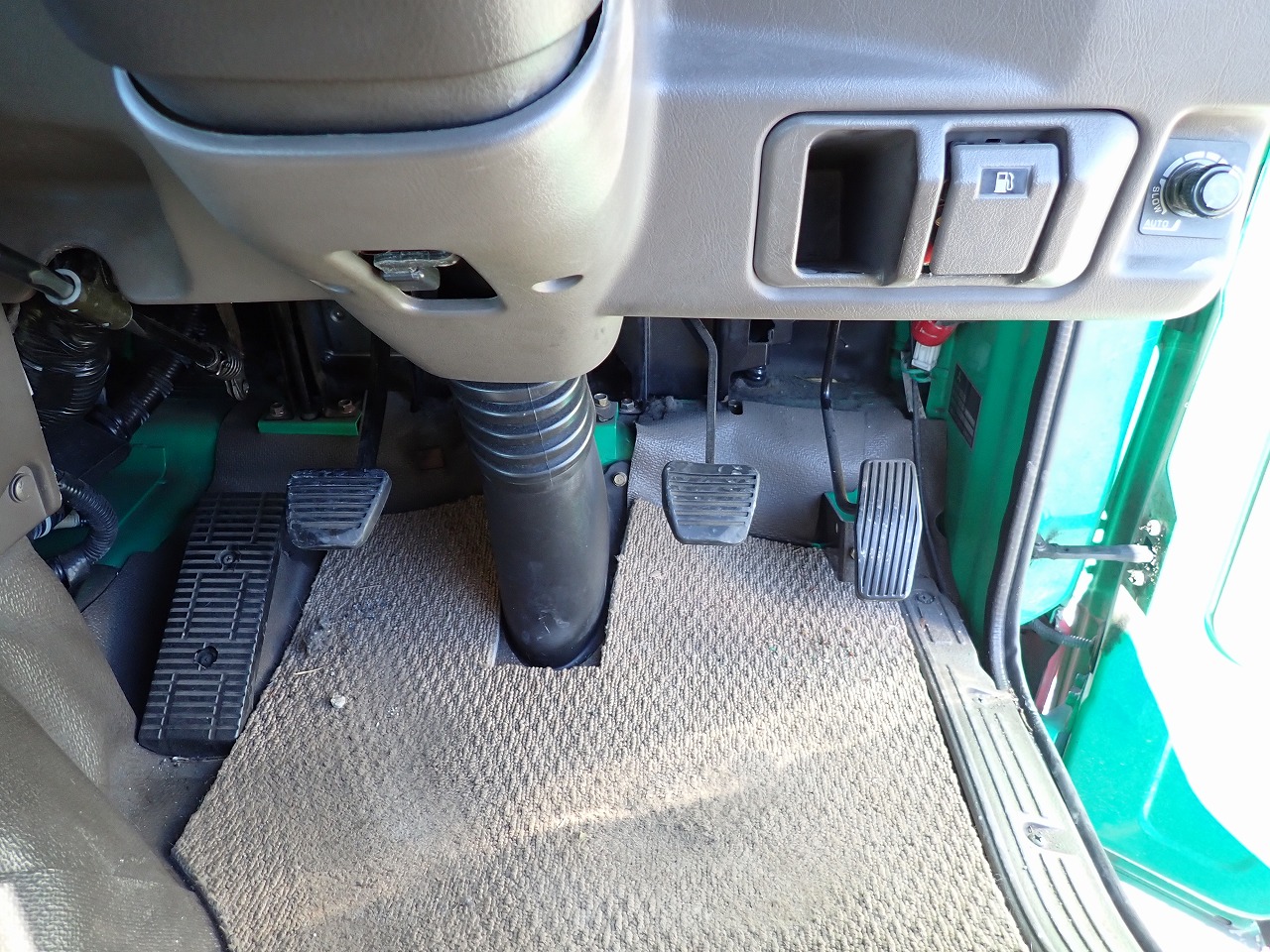 MITSUBISHI Rosa