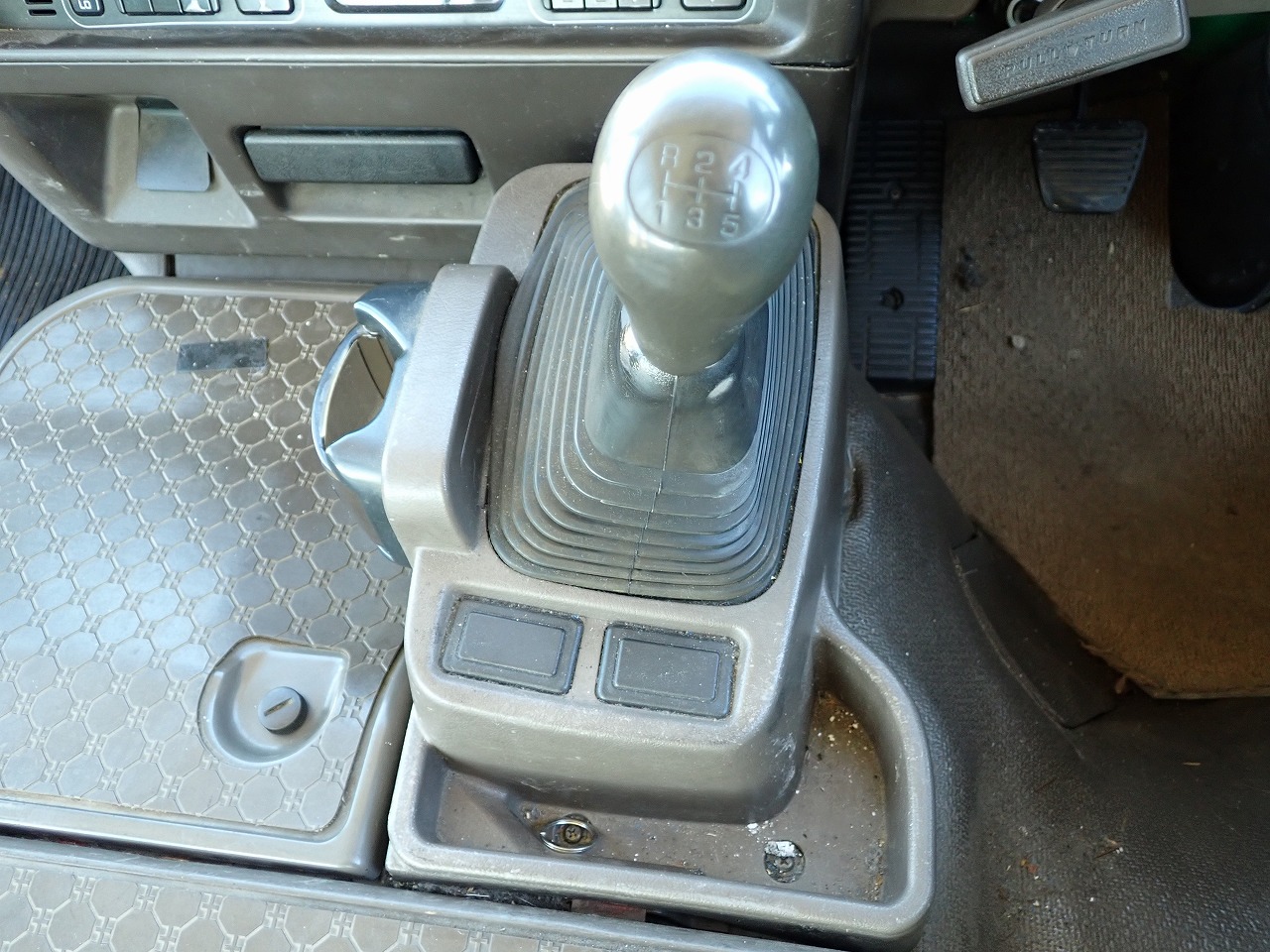 MITSUBISHI Rosa