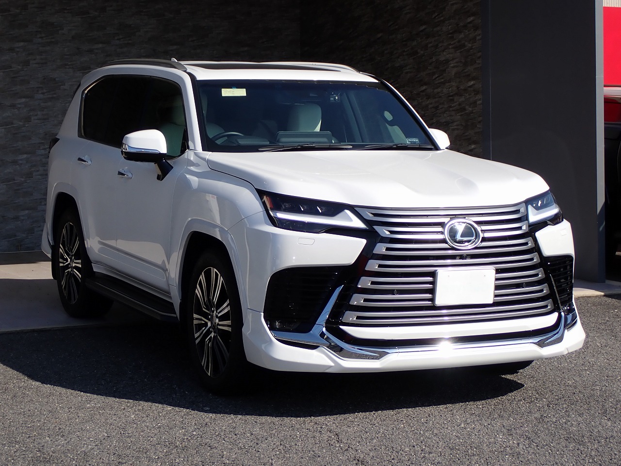 LEXUS LX 600