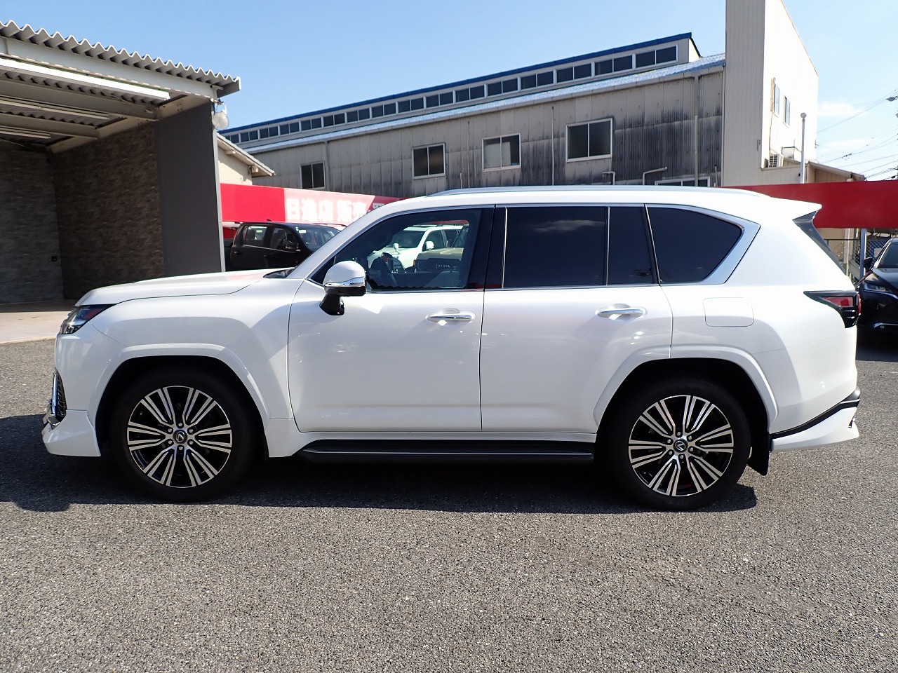 LEXUS LX 600