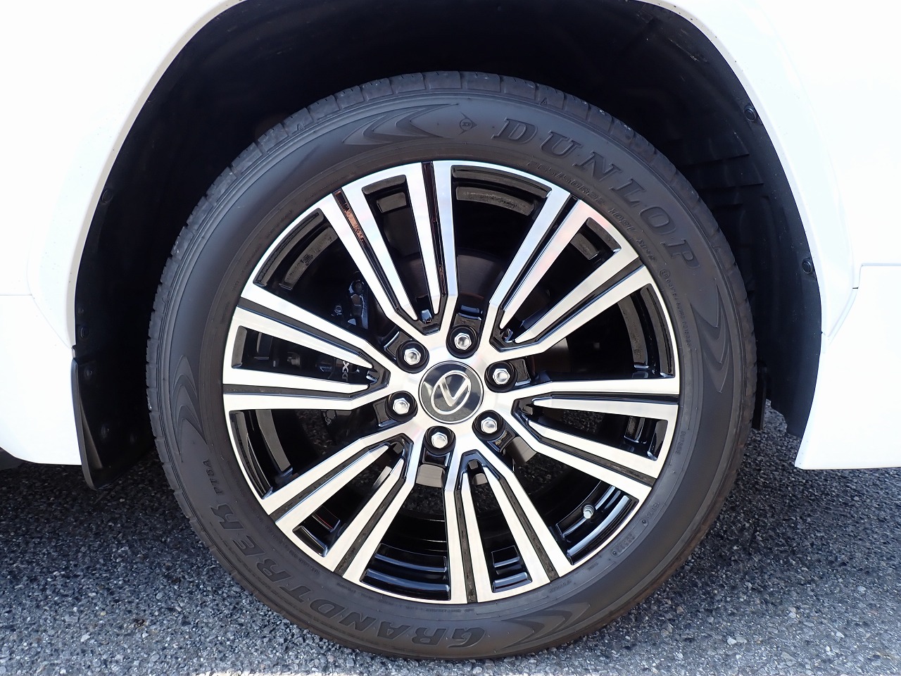 LEXUS LX 600