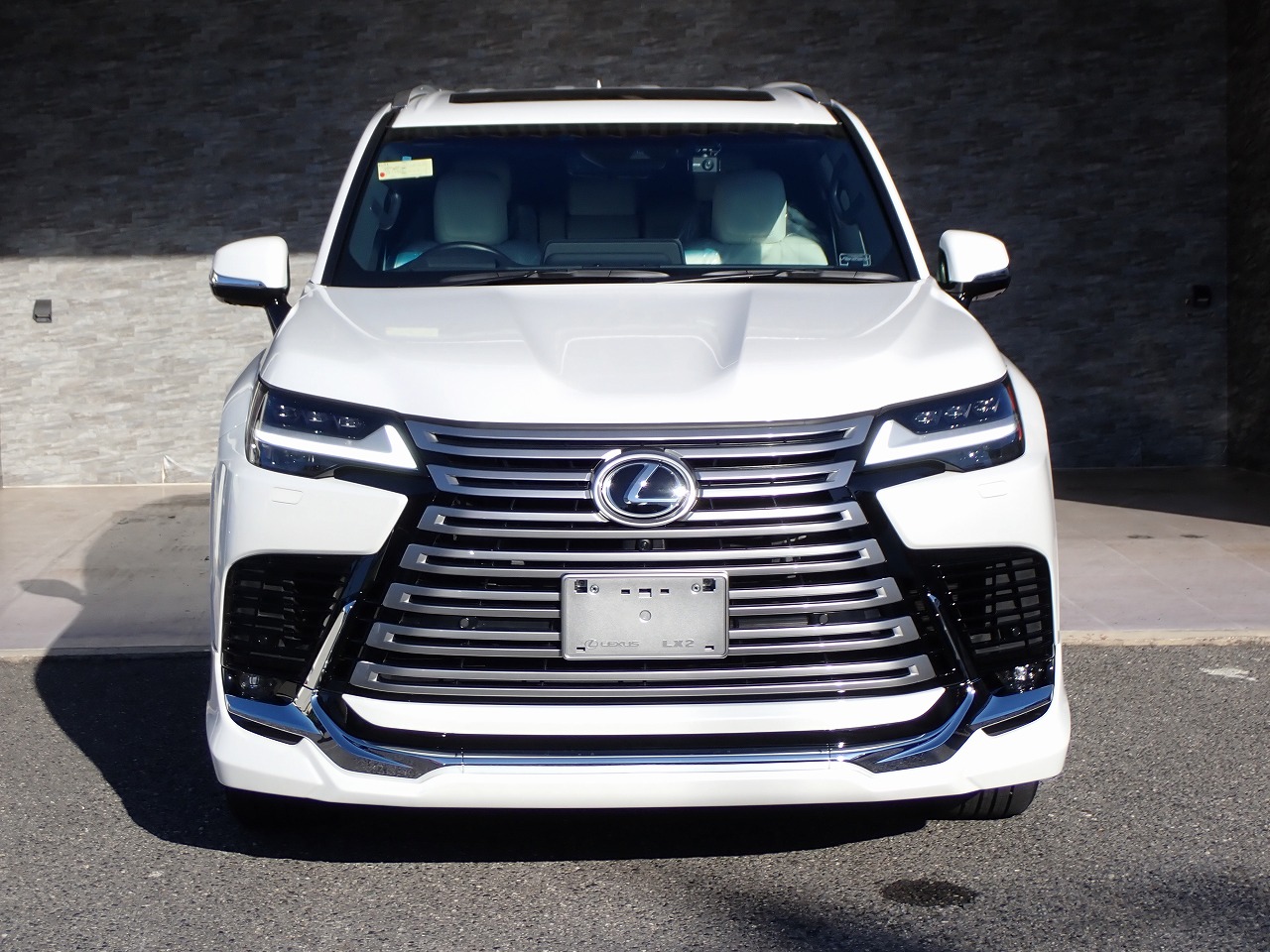 LEXUS LX 600