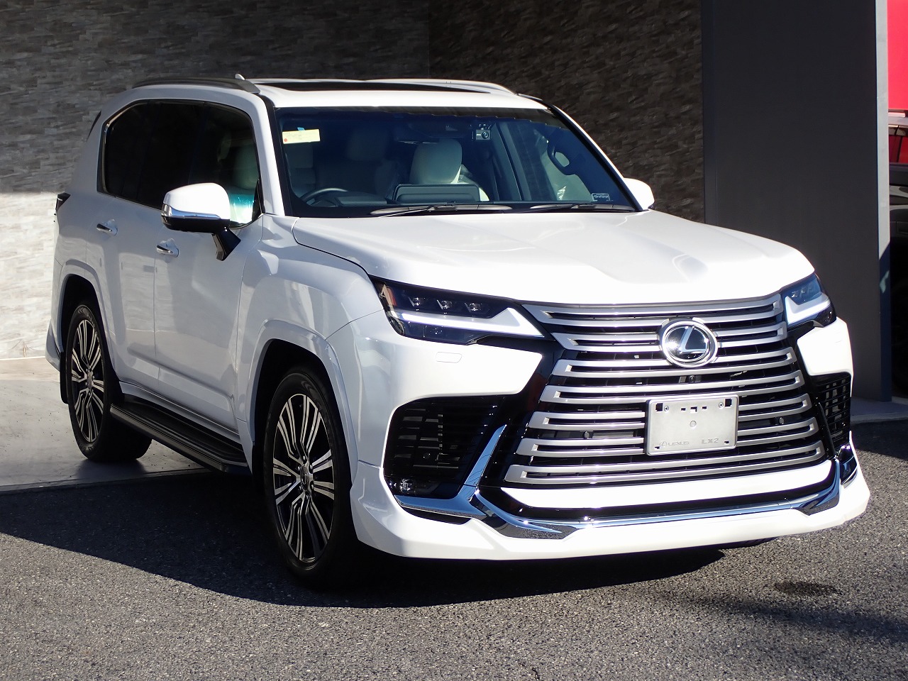 LEXUS LX 600