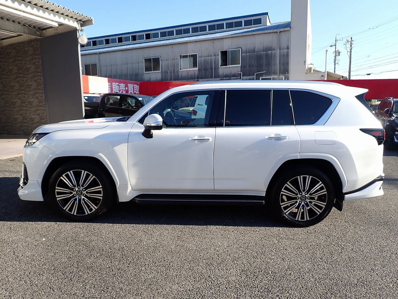 LEXUS LX 600