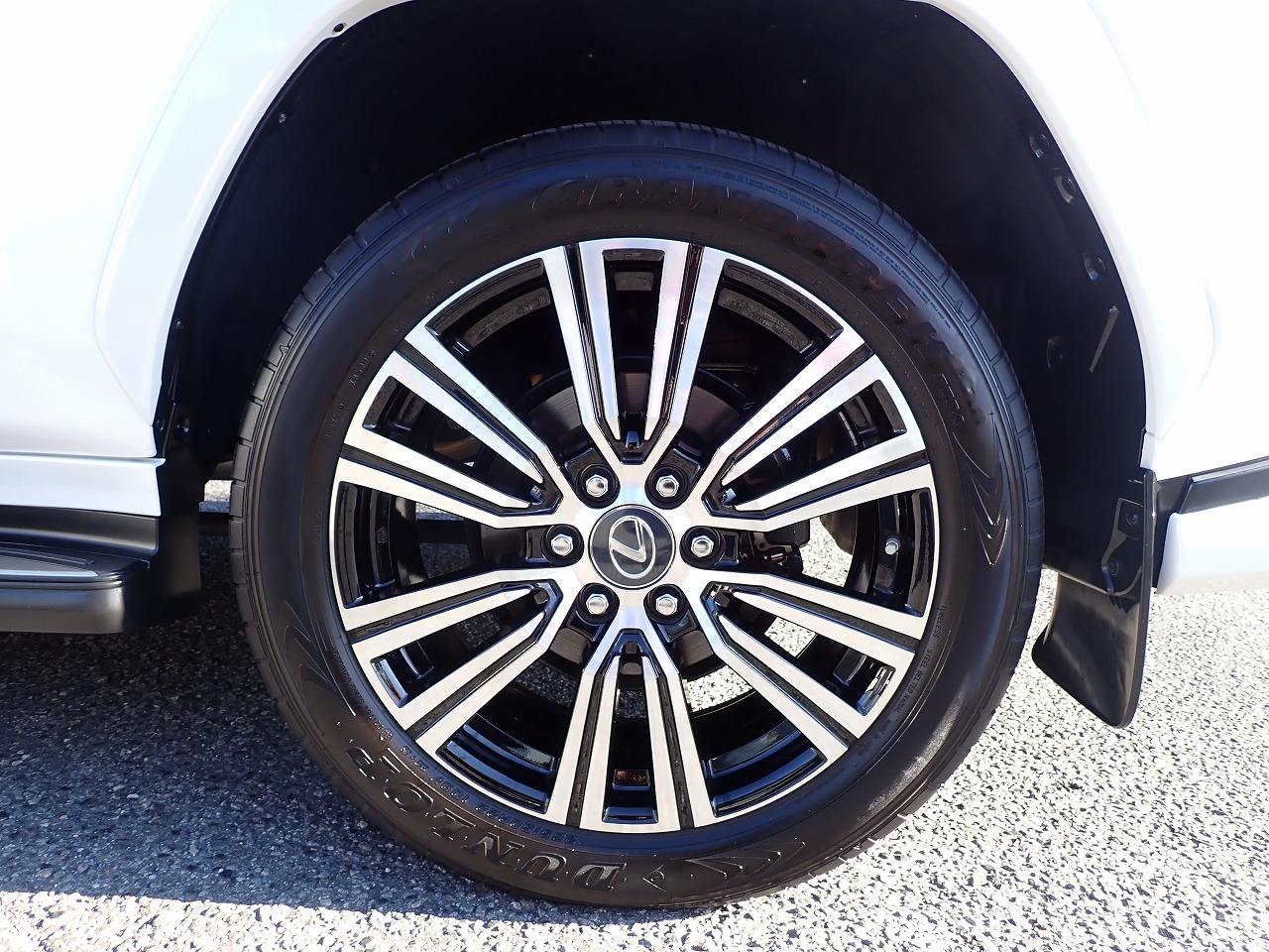 LEXUS LX 600