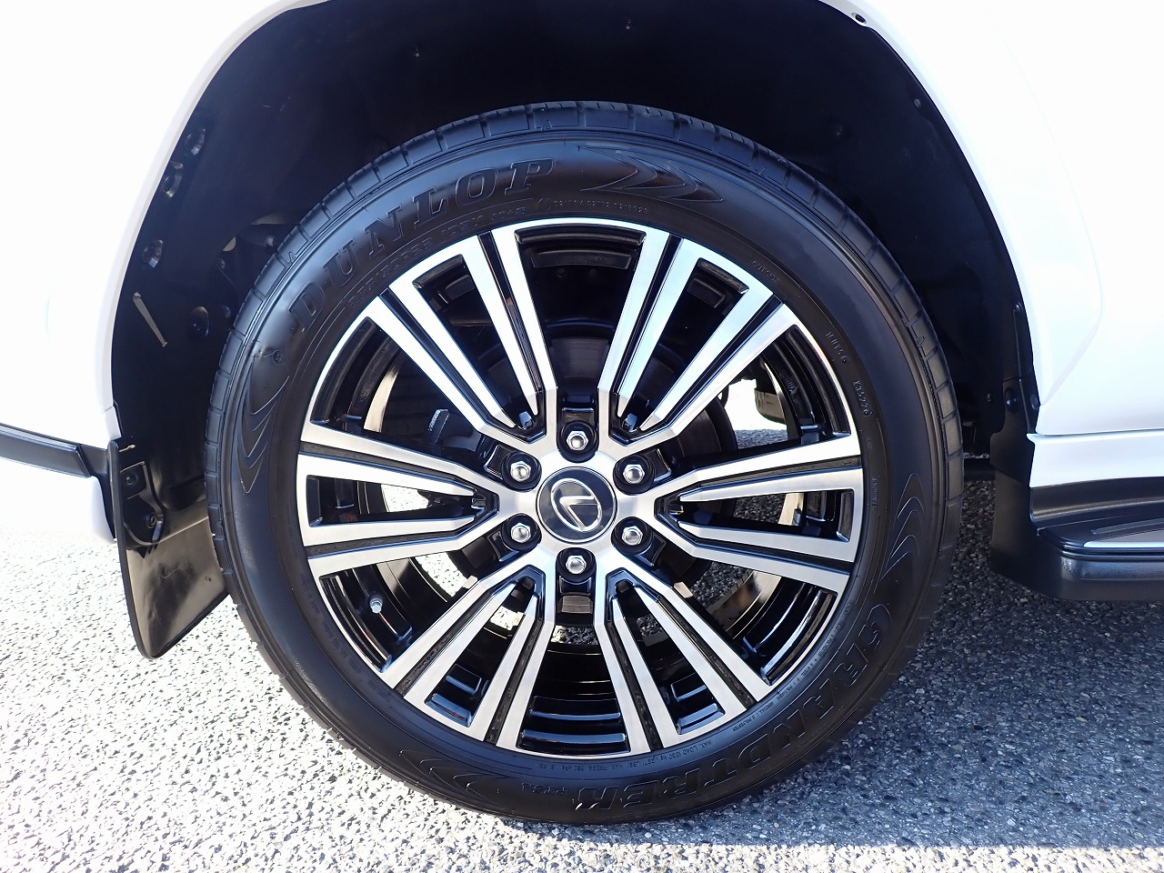LEXUS LX 600