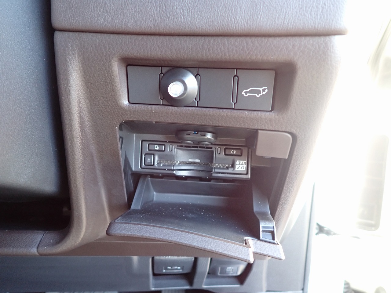 LEXUS LX 600