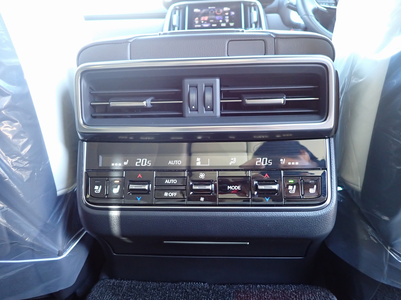 LEXUS LX 600