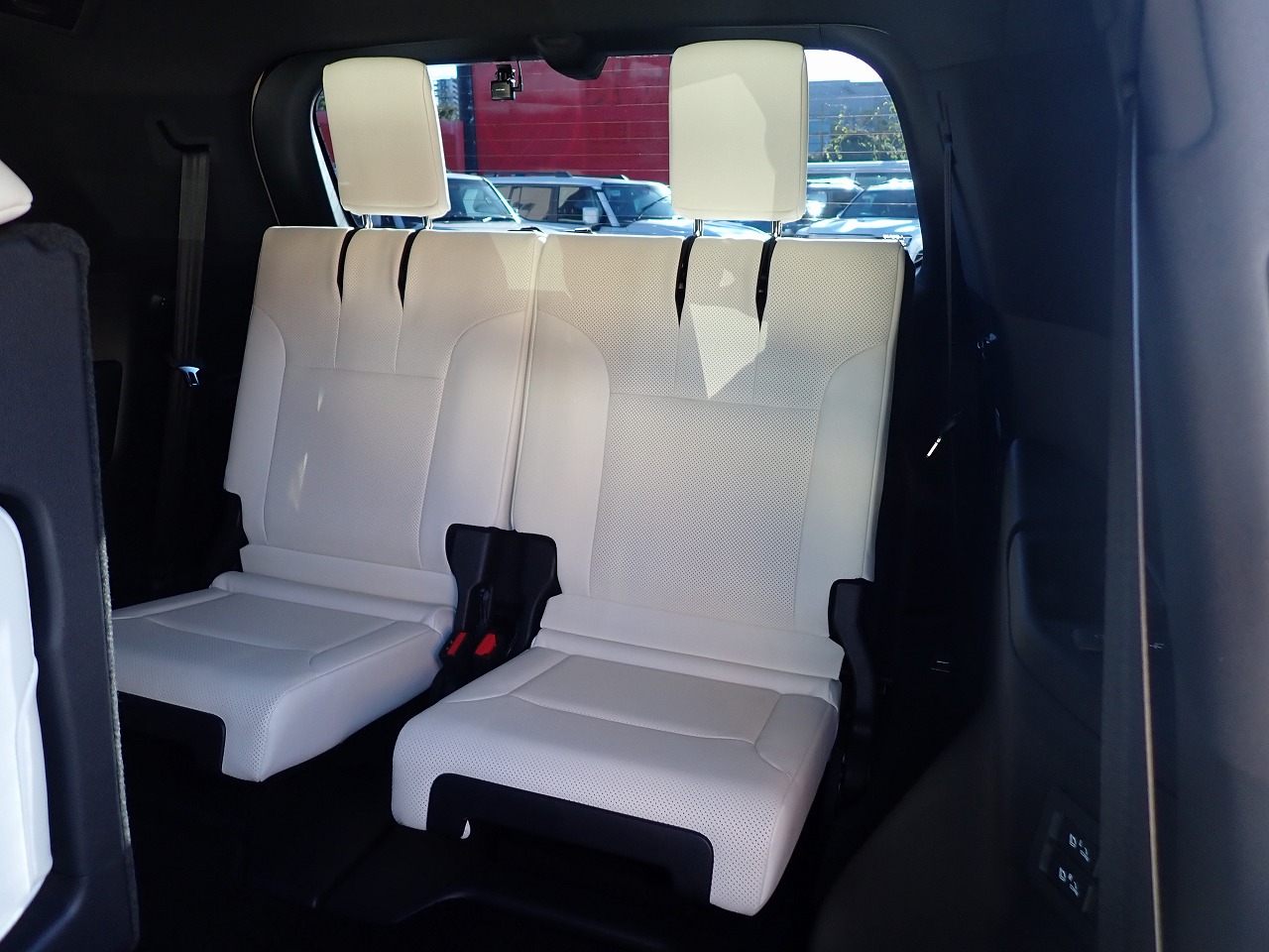 LEXUS LX 600