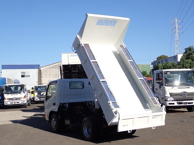 TOYOTA Dyna Truck