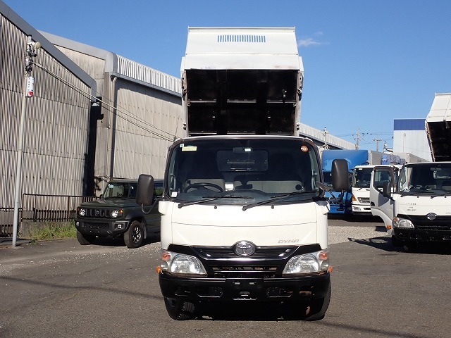 TOYOTA Dyna Truck