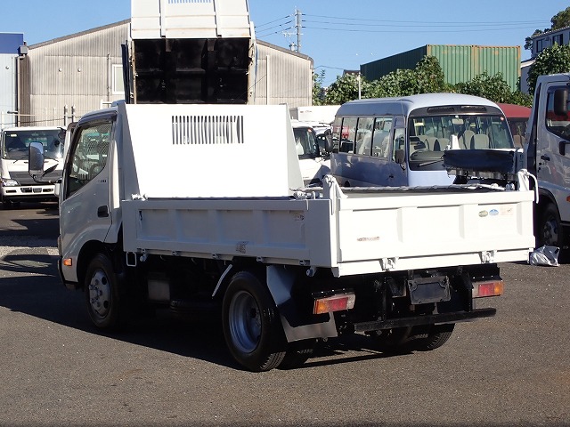 TOYOTA Dyna Truck