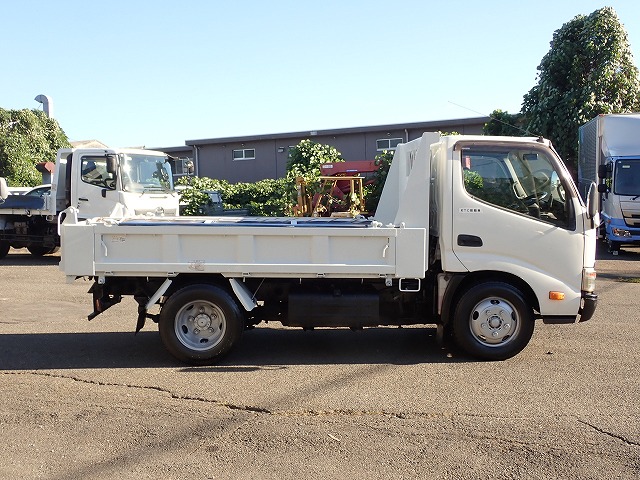 TOYOTA Dyna Truck