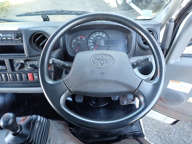 TOYOTA Dyna Truck
