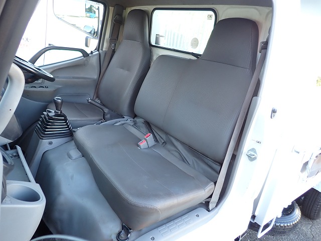 TOYOTA Dyna Truck