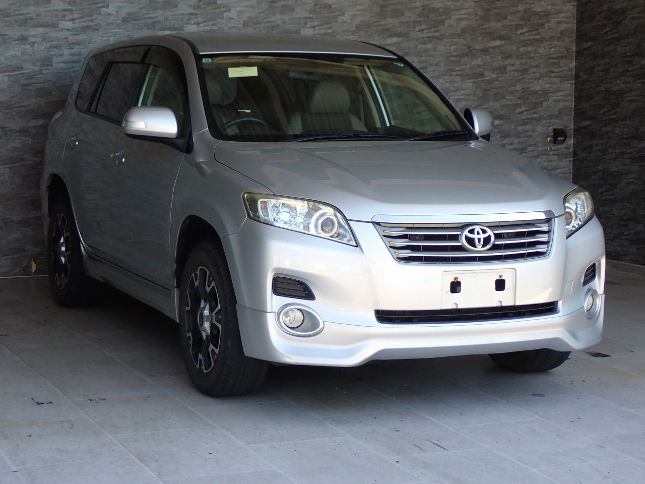 TOYOTA Vanguard
