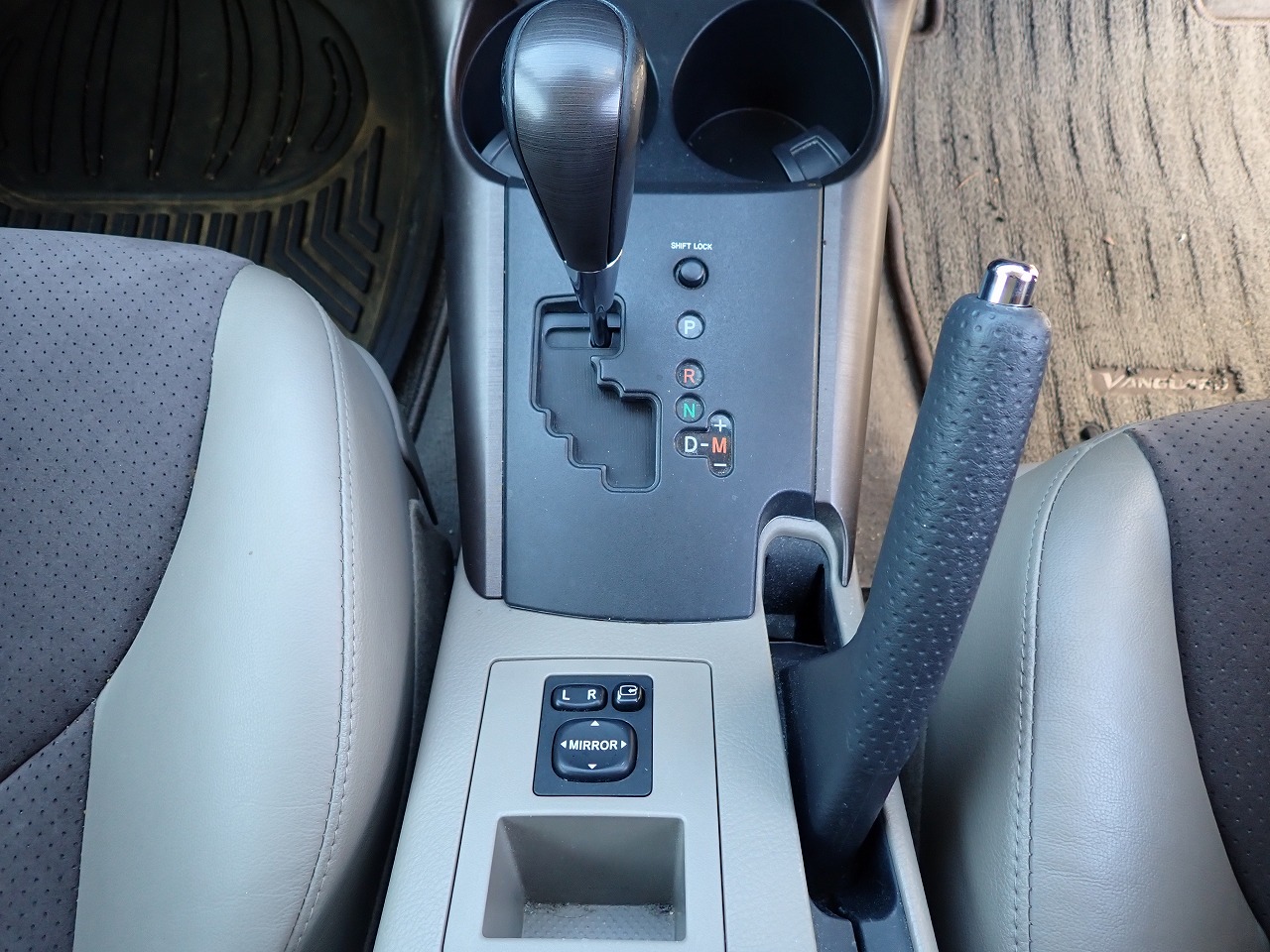 TOYOTA Vanguard