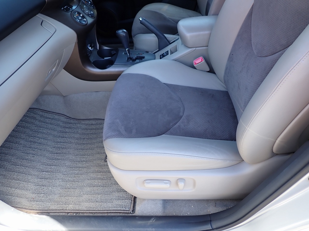 TOYOTA Vanguard