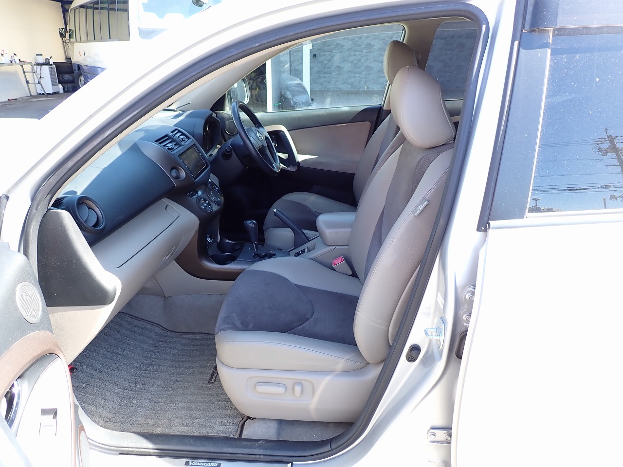 TOYOTA Vanguard