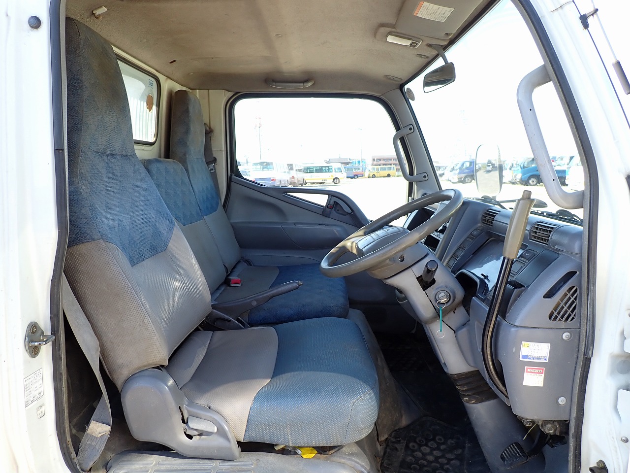 MITSUBISHI Canter