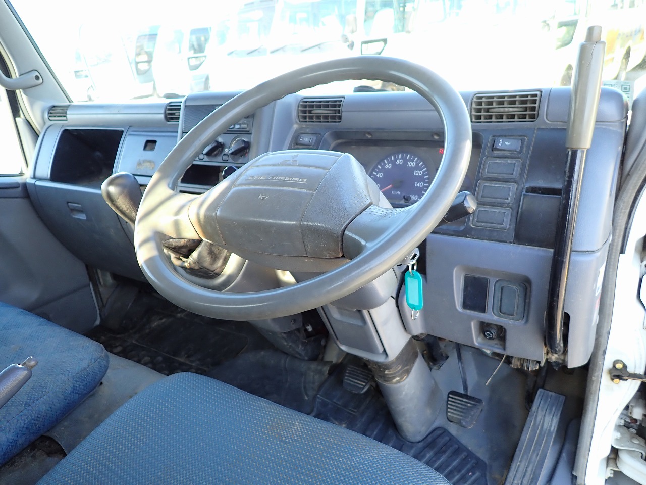 MITSUBISHI Canter