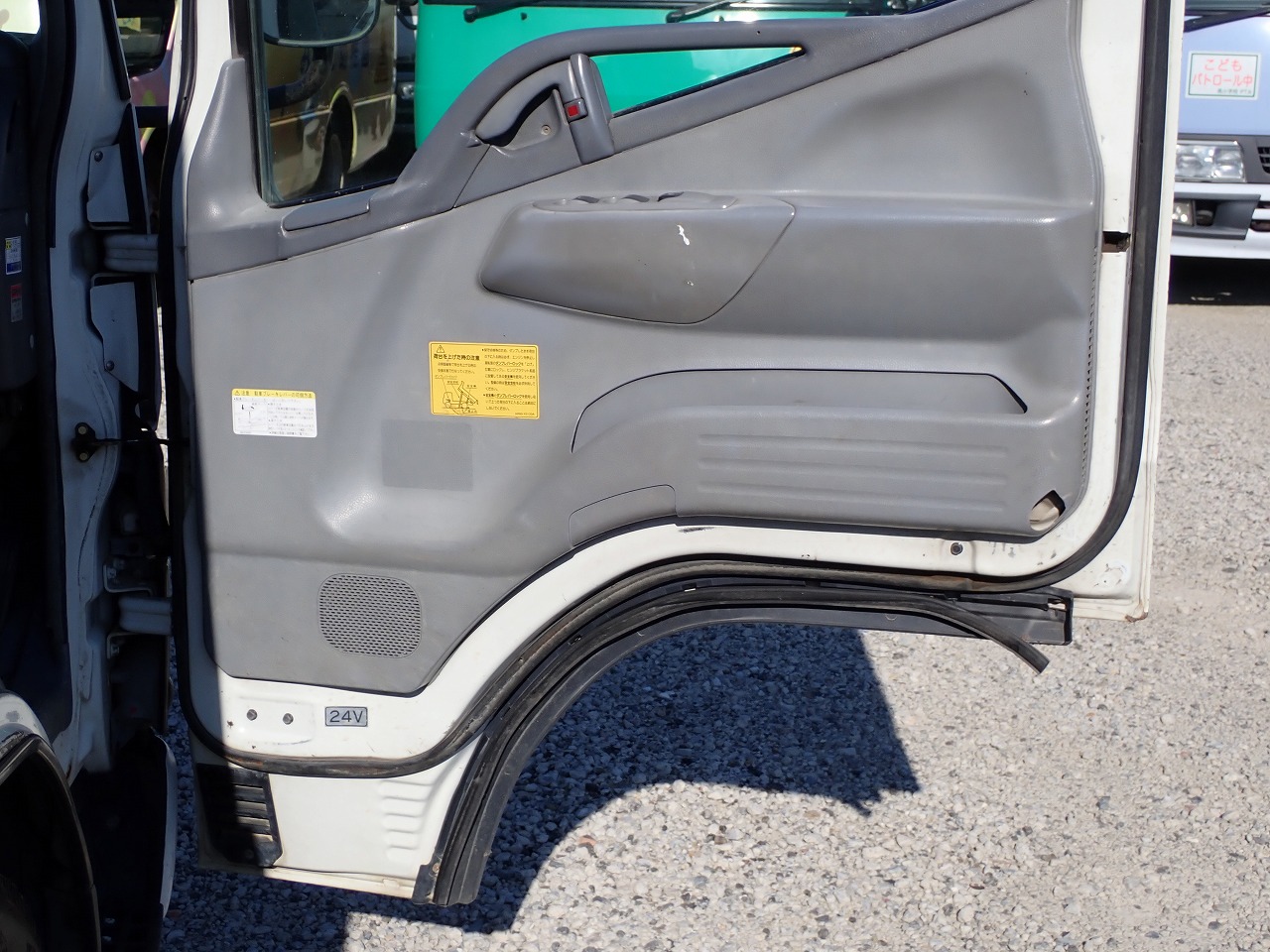 MITSUBISHI Canter