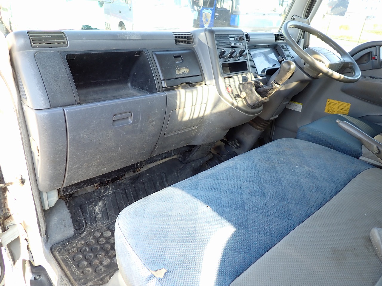 MITSUBISHI Canter