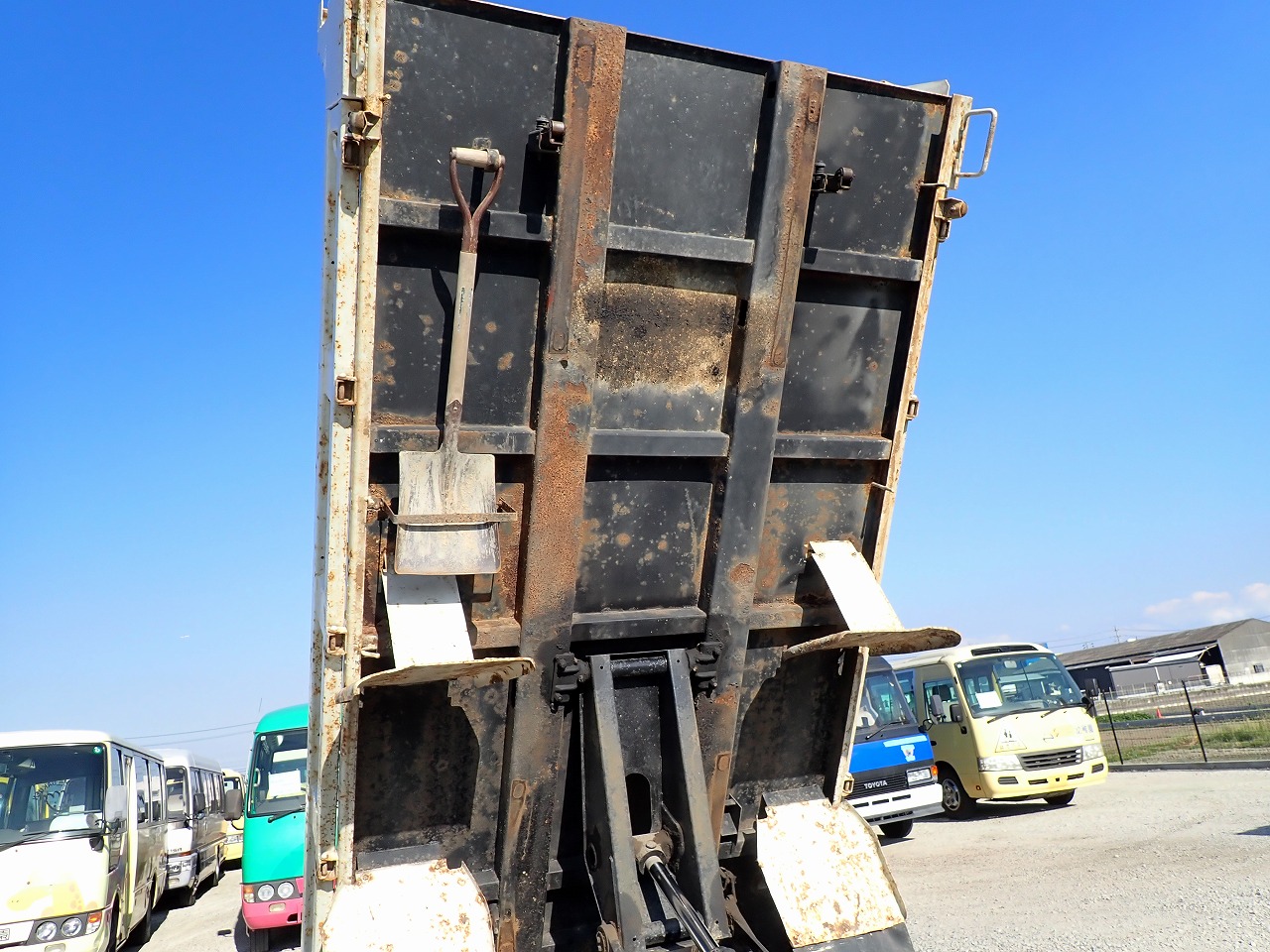MITSUBISHI Canter