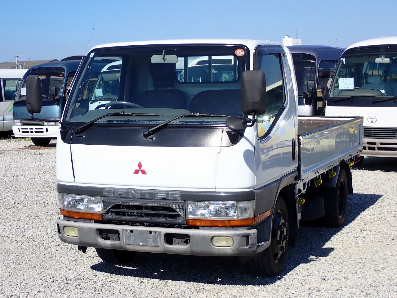 MITSUBISHI Canter