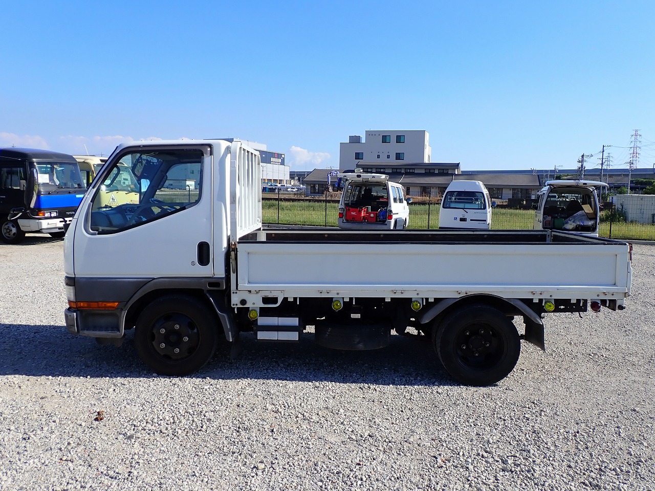 MITSUBISHI Canter