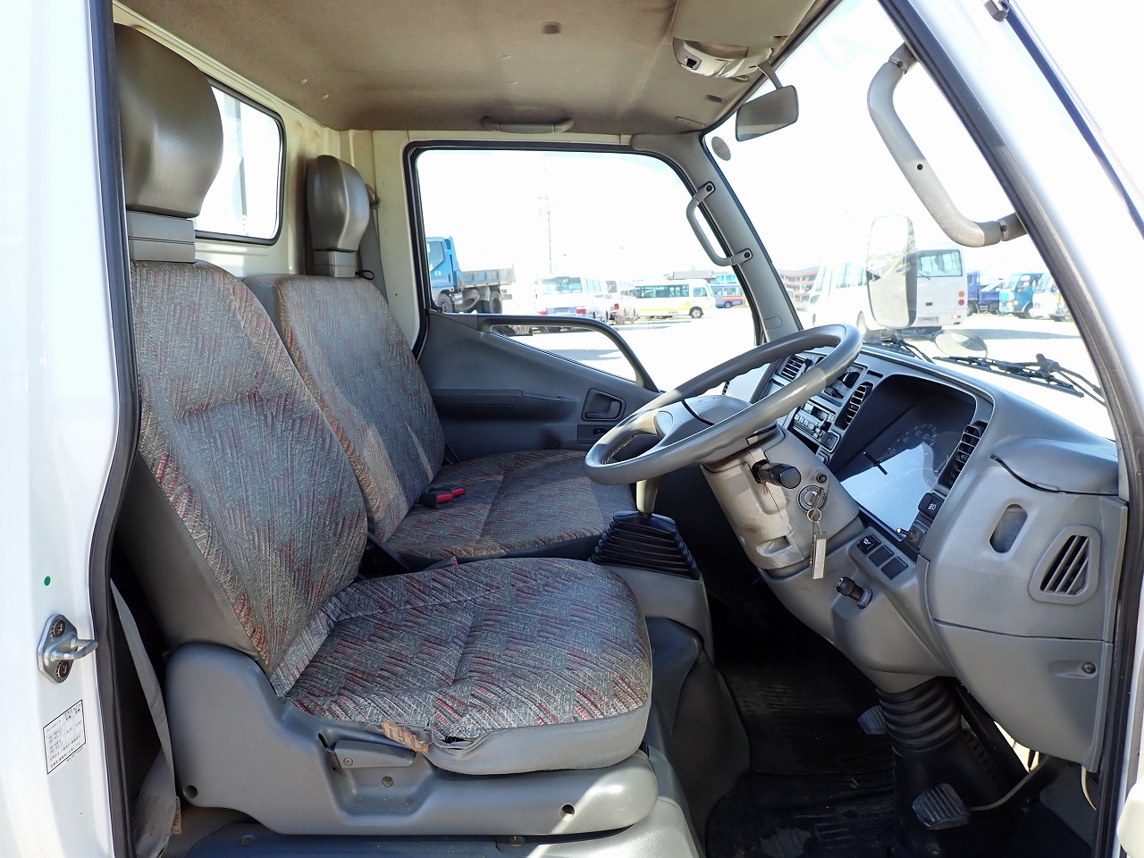 MITSUBISHI Canter