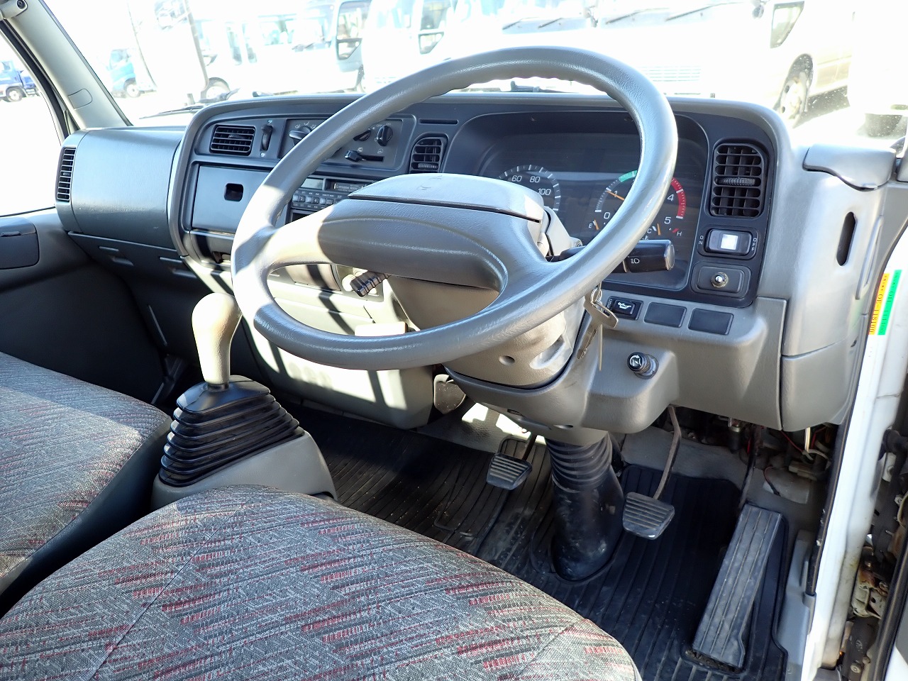 MITSUBISHI Canter