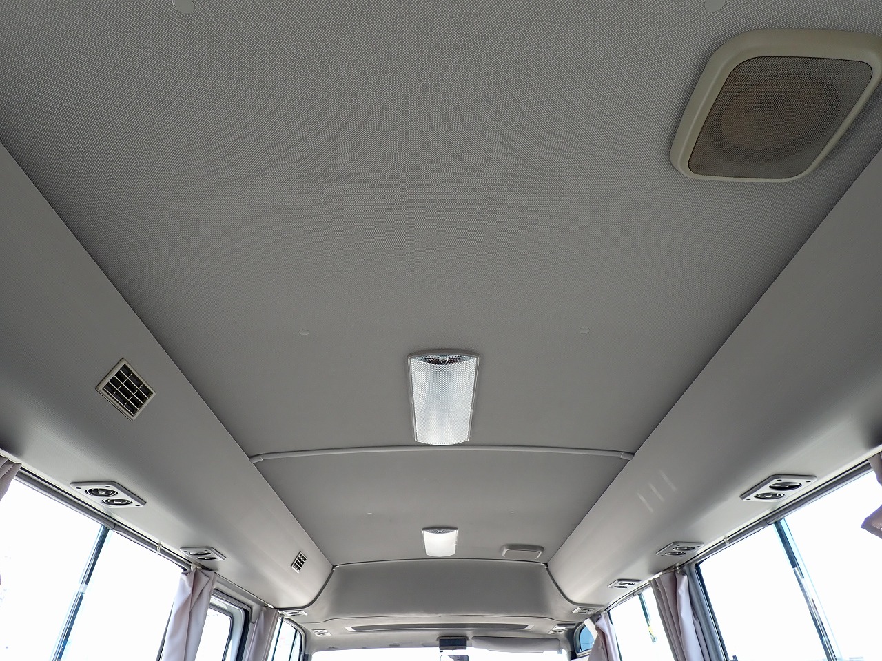 NISSAN Civilian Bus