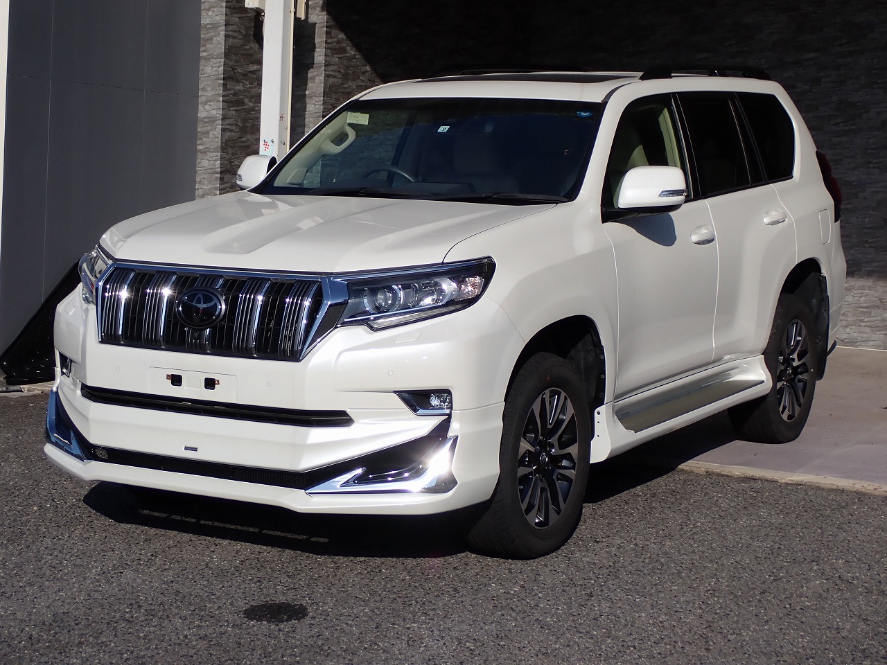 TOYOTA Land Cruiser Prado