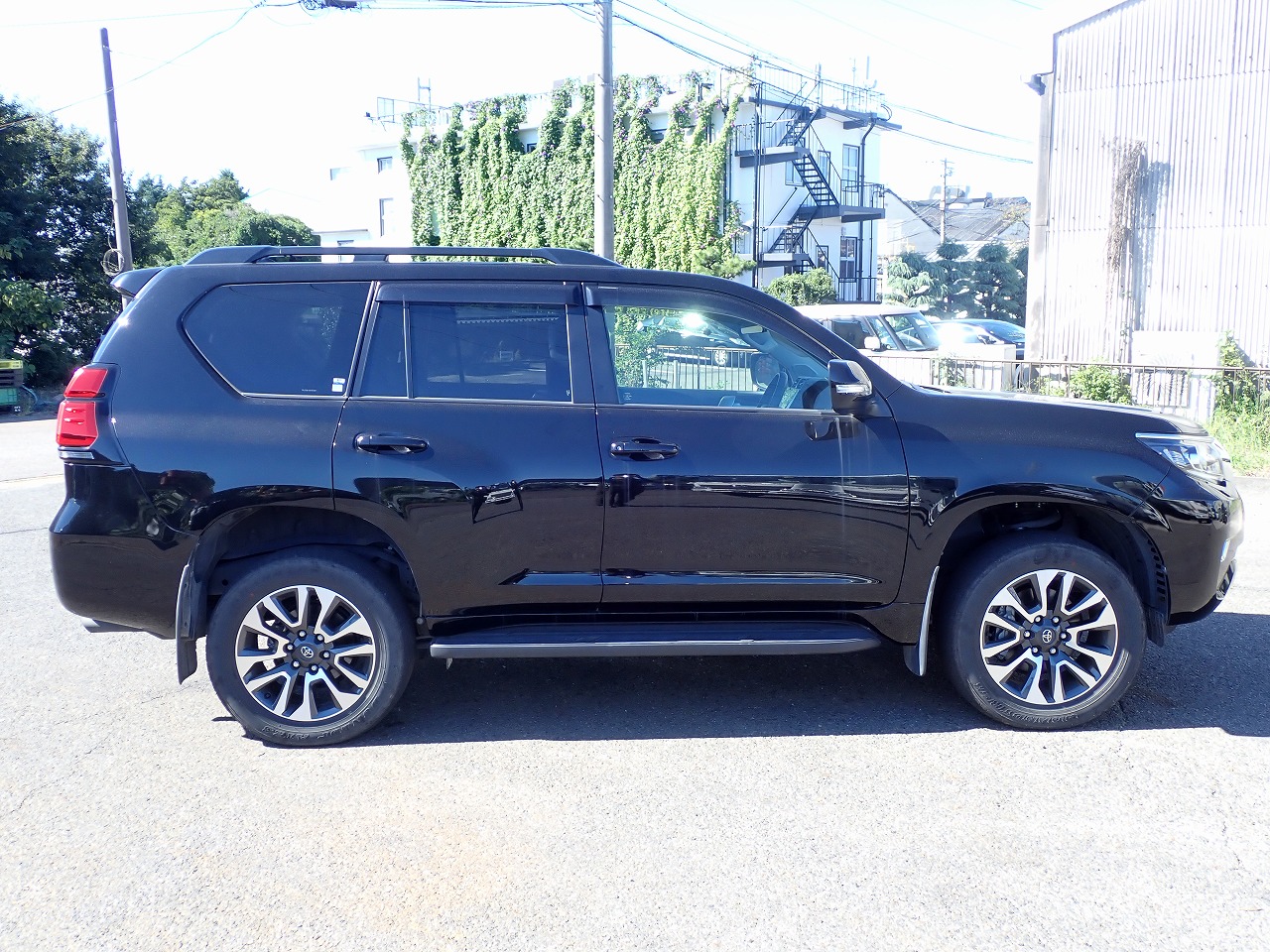 TOYOTA Land Cruiser Prado
