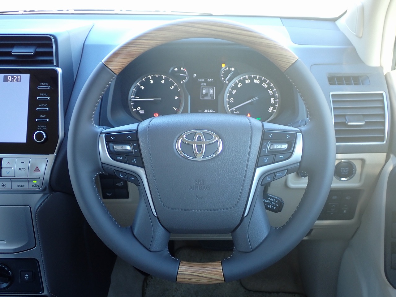 TOYOTA Land Cruiser Prado