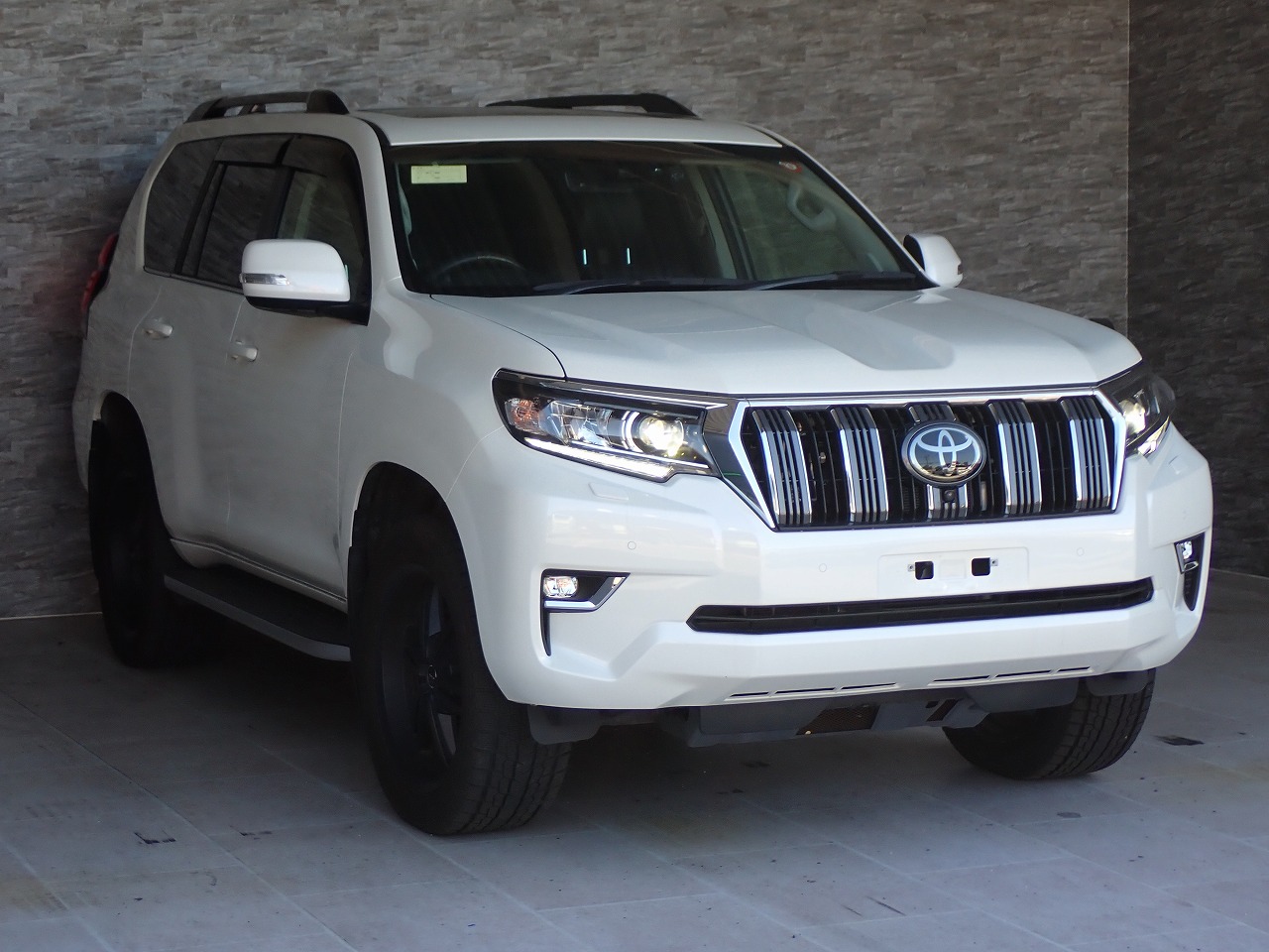 TOYOTA Land Cruiser Prado