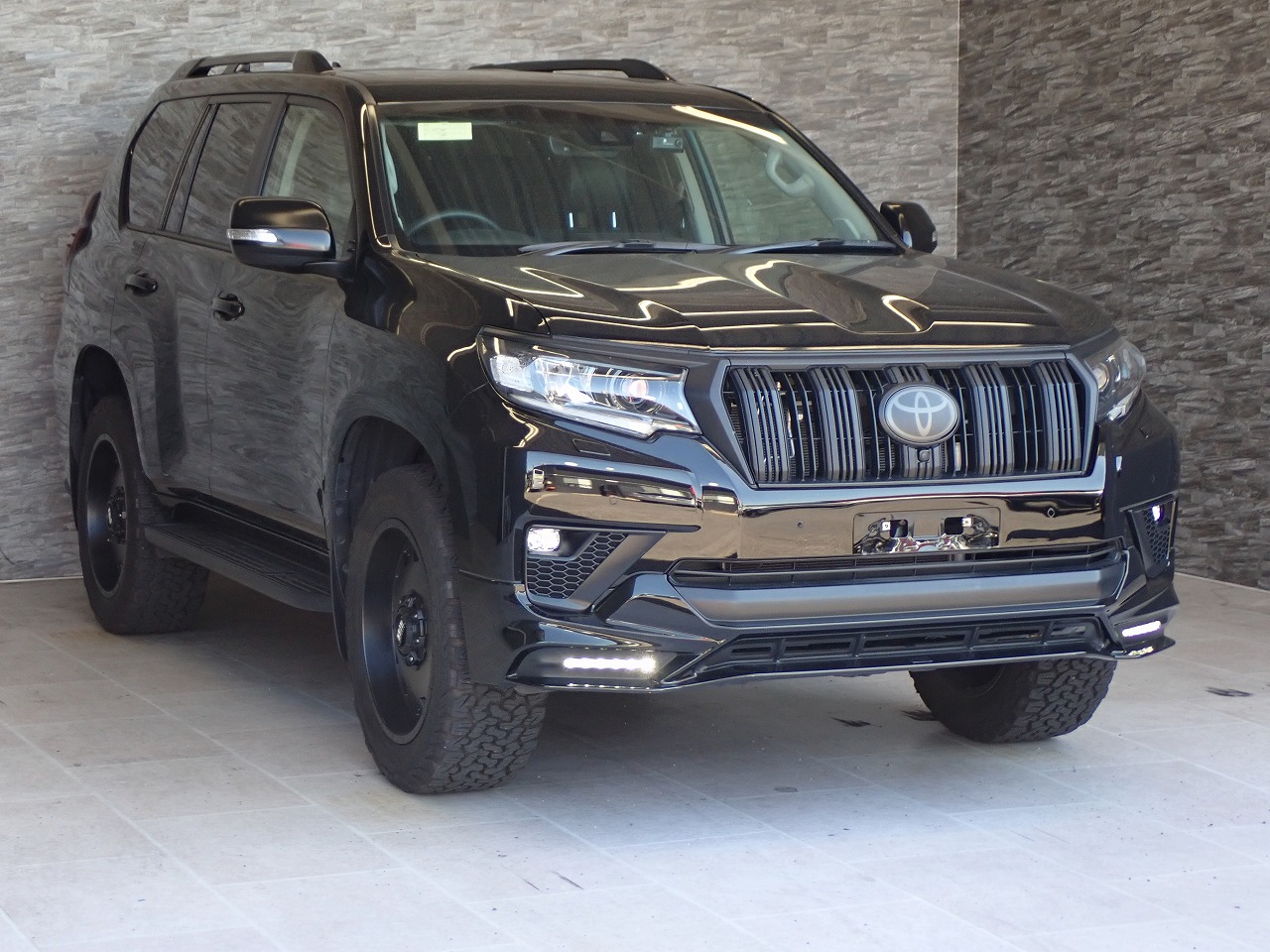TOYOTA Land Cruiser Prado