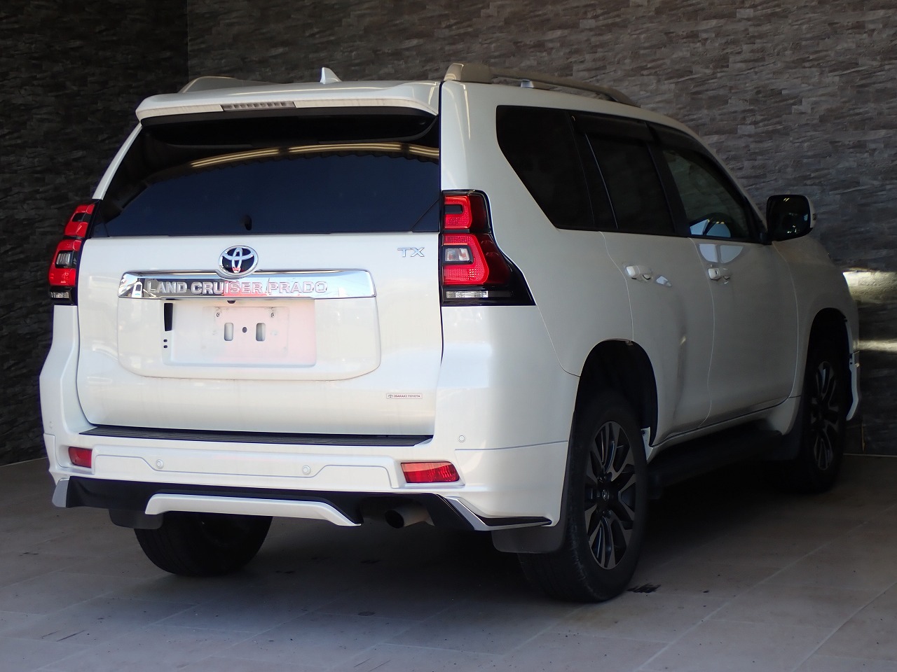TOYOTA Land Cruiser Prado